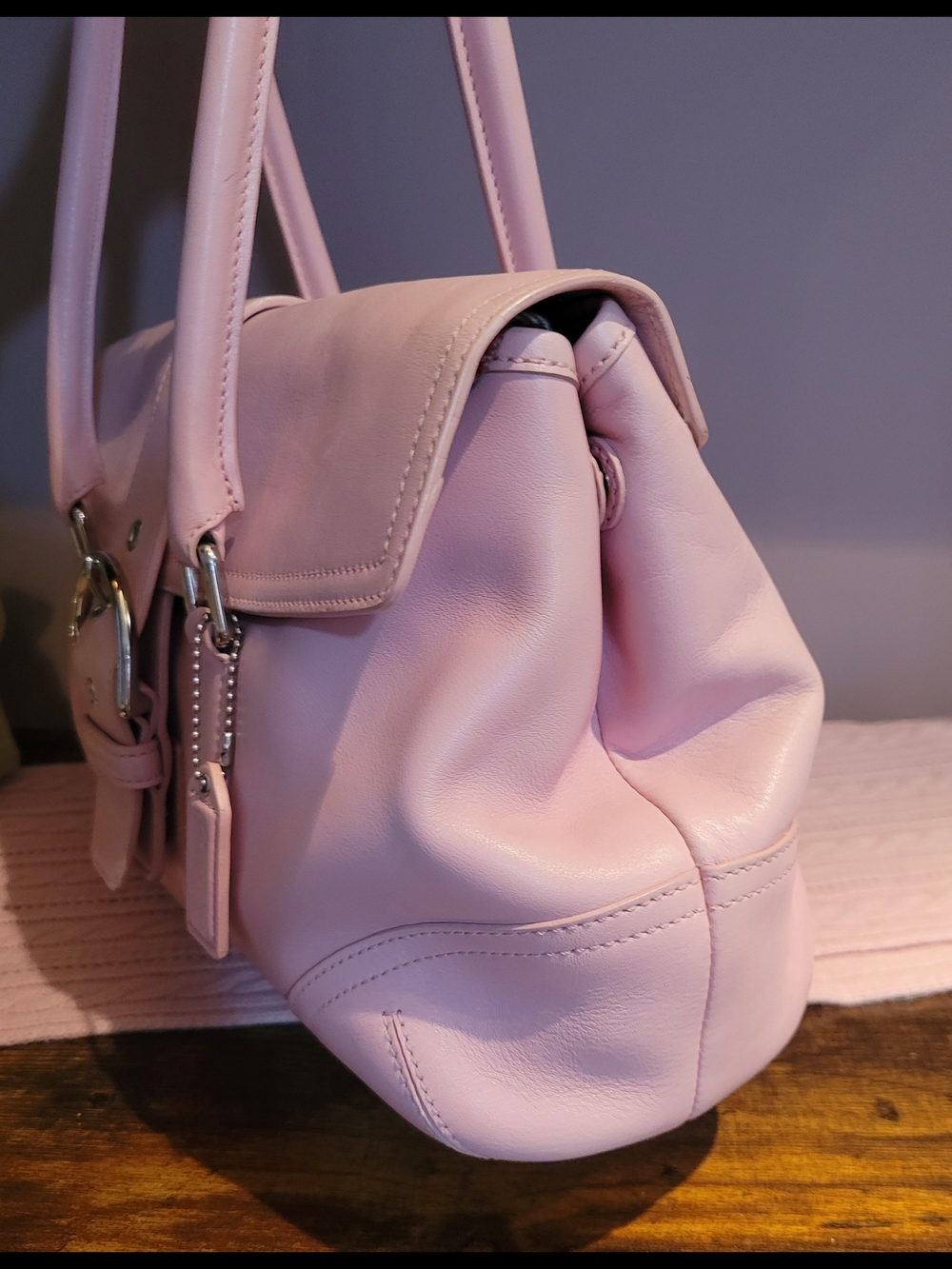 2004 Coach Hampton SOHO- Rare Petal color - Picture 4 of 8